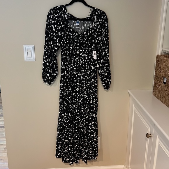 Old Navy black and white floral maxi dress size small NWT - Picture 6 of 9